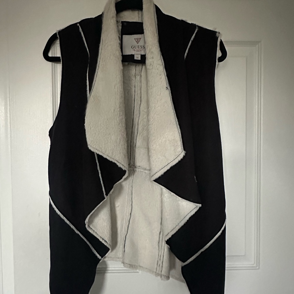 GUESS Women’s Faux Shearling Sherpa Waterfall Vest L – Cozy Ski Lodge Cabincore